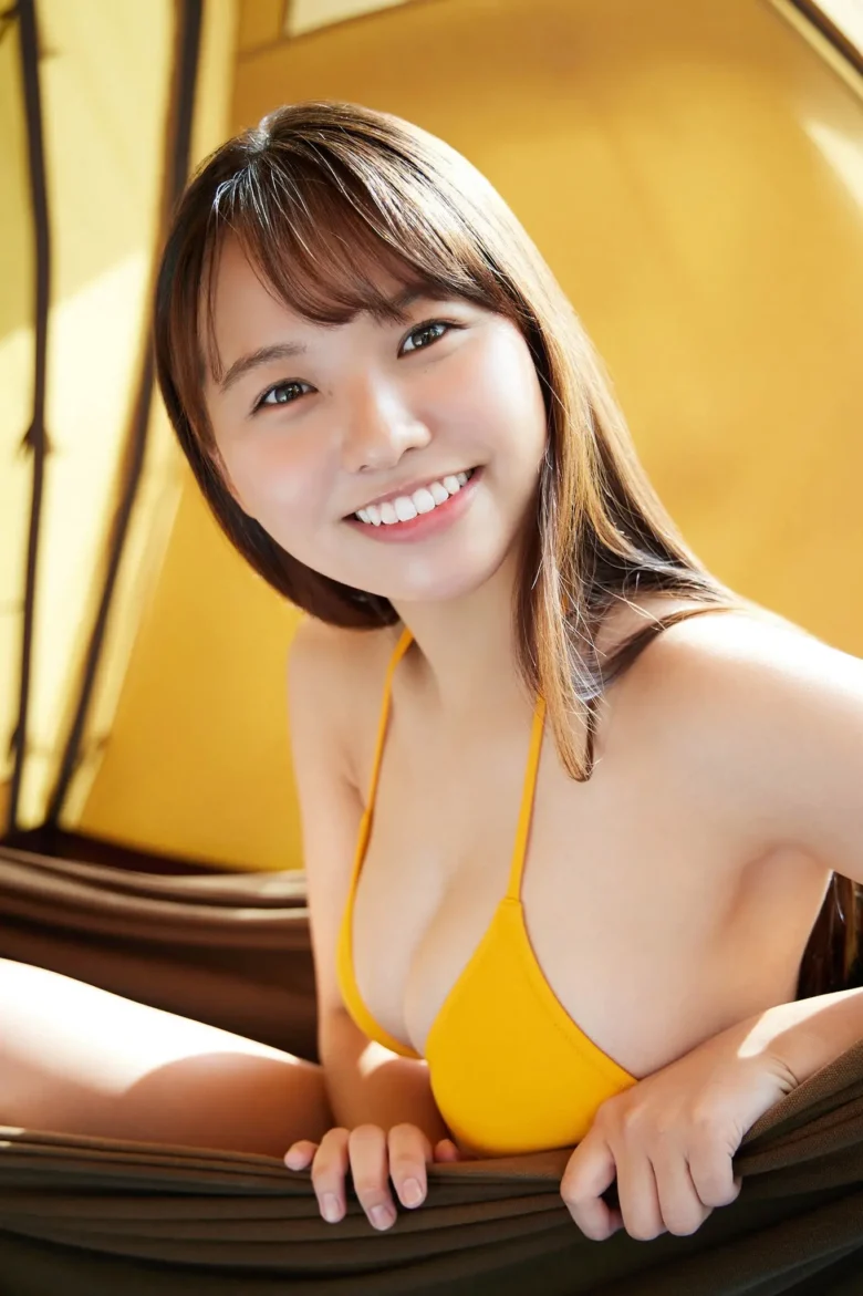 本郷柚巴 BUBKAデジタル写真集「BIGGEST SUMMER」表紙3